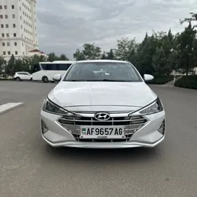 Hyundai Elantra 2020