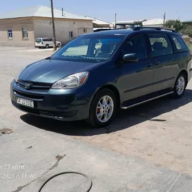 Toyota Sienna 2004
