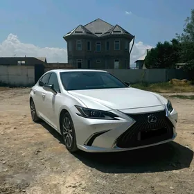 Lexus ES 350 2019
