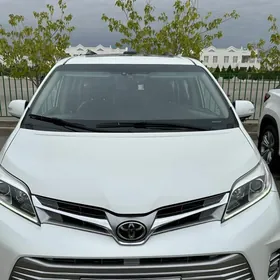 Toyota Sienna 2020