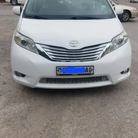 Toyota Sienna 2016