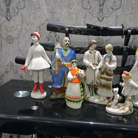Статуэтки