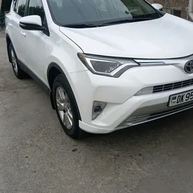Toyota RAV4 2018