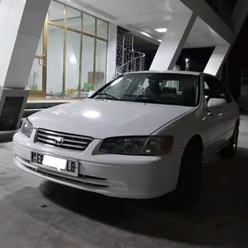 Toyota Camry 2000