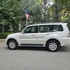 Mitsubishi Pajero 2013