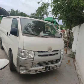 Toyota Hiace 2025