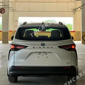 Toyota Sienna 2022