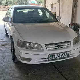 Toyota Camry 2001