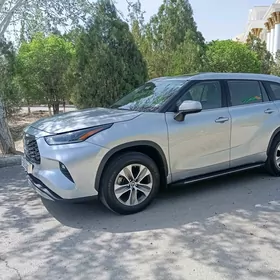 Toyota Highlander 2021