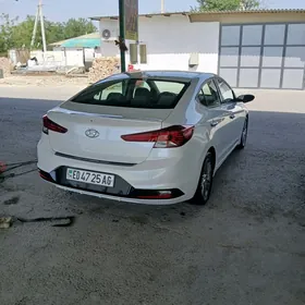 Hyundai Elantra 2020