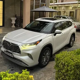 Toyota Highlander 2020