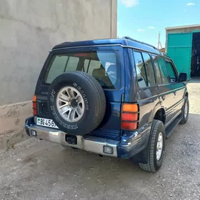 Mitsubishi Montero 1996