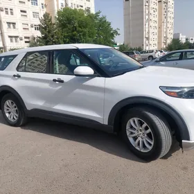 Ford Explorer 2021