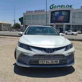 Toyota Camry 2021