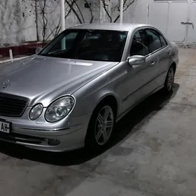 Mercedes-Benz E320 2002