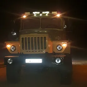 Ural 4320 1985