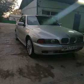 BMW E39 1998