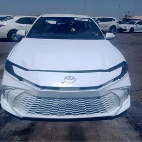 Toyota Camry 2025