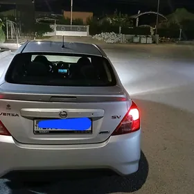 Nissan Versa 2014