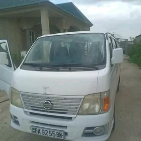 Nissan Urvan 2010