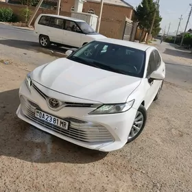 Toyota Camry 2019