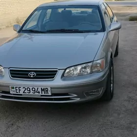 Toyota Camry 2001