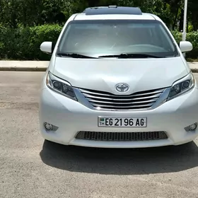 Toyota Sienna 2017
