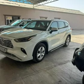 Toyota Highlander 2022
