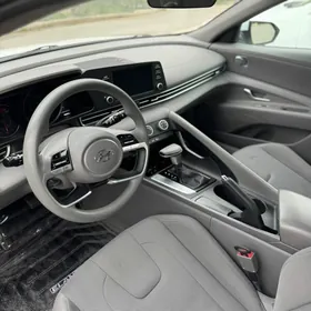 Hyundai Elantra 2021