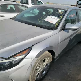 Hyundai Elantra 2022