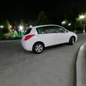 Nissan Tiida 2008