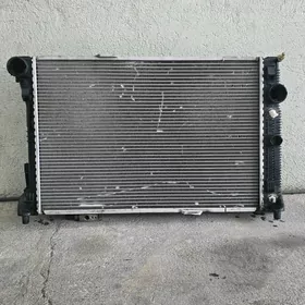 Radiator Mercedes E350 2014