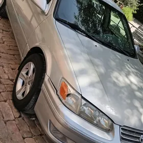 Toyota Camry 2000