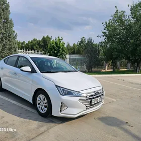 Hyundai Elantra 2019
