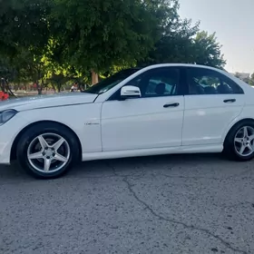 Mercedes-Benz C350 2010