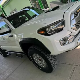 Toyota Tacoma 2018