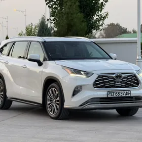 Toyota Highlander 2021