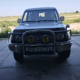 Mitsubishi Pajero 1992