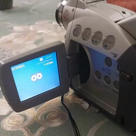 Видеокамера CANON