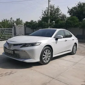 Toyota Camry 2018