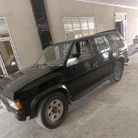 Nissan Pathfinder 1995