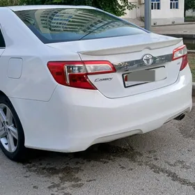 Toyota Camry 2014