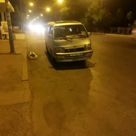 Toyota Hiace 1990