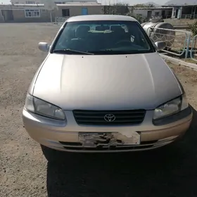 Toyota Camry 2001