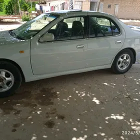 Nissan Bluebird 1996