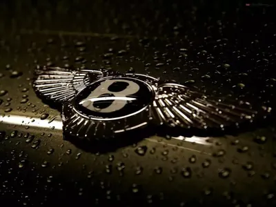 Bentley 296 müň dollardan täze kaşaň Continental GT-leri hödürledi