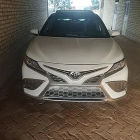 Toyota Camry 2020