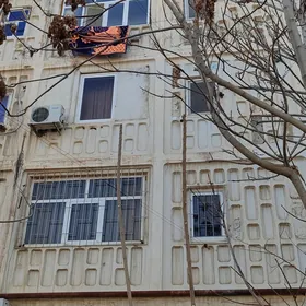 Agahanjaeva köçe 3 etaj 2 kom