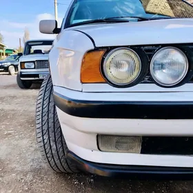 BMW 5 Series 1990