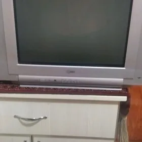 LG FLATRON  телевизор